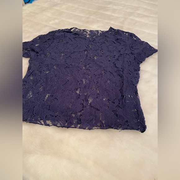 Beautiful Intricate Lace Detail Top - Picture 2 of 4